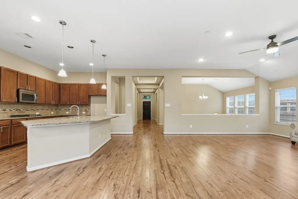 1810 Nantz Lane Conroe TX 77304
