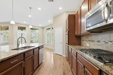 1810 Nantz Lane Conroe TX 77304