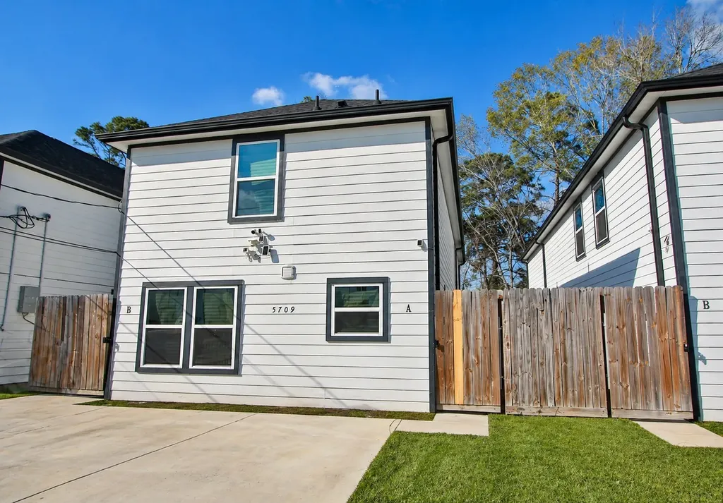 5709 Breland Street A Houston TX 77016