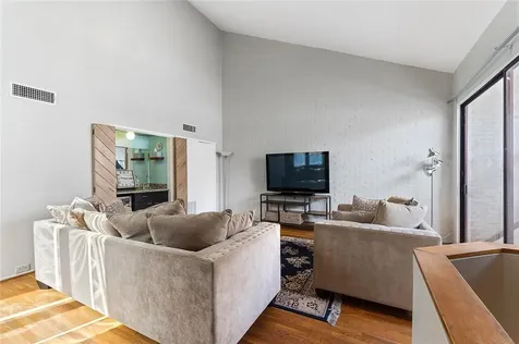 3022 Baldwin Street Houston TX 77006