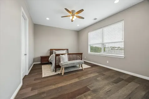 1917 Potomac Drive B Houston TX 77057