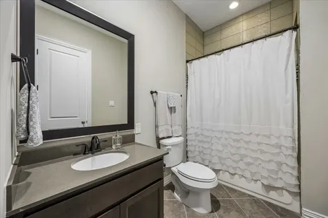 1917 Potomac Drive B Houston TX 77057