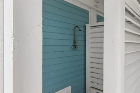 13731 Mutiny Lane Galveston TX 77554