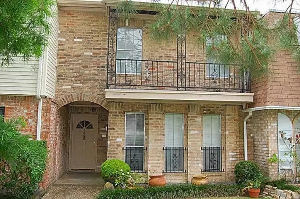 1808 Saxony Lane Houston TX 77058