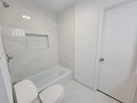 1808 Saxony Lane Houston TX 77058