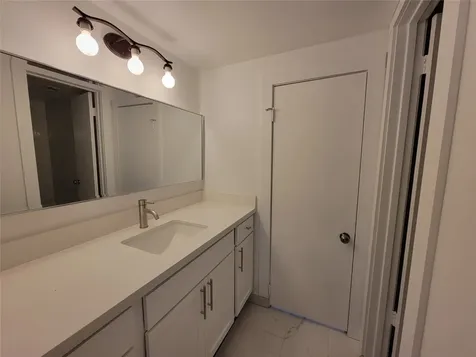 1808 Saxony Lane Houston TX 77058