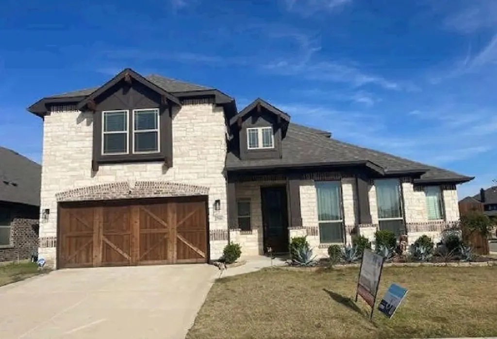 2700 Richard Street Burleson TX 76028