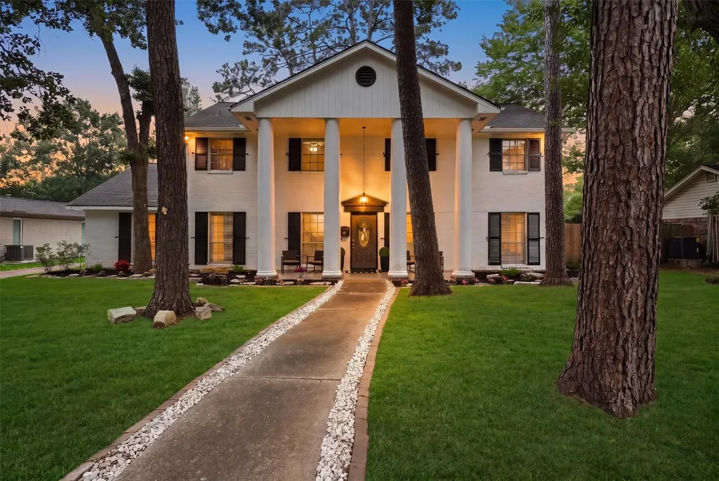 215 Whispering Oaks Drive Seabrook TX 77586