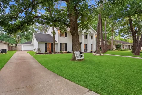 215 Whispering Oaks Drive Seabrook TX 77586
