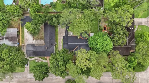 215 Whispering Oaks Drive Seabrook TX 77586