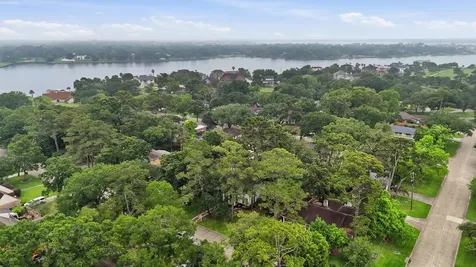 215 Whispering Oaks Drive Seabrook TX 77586