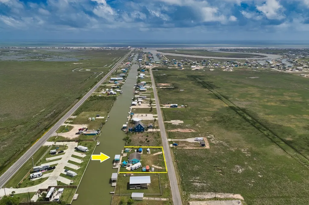 1743 County Road 299 Sargent TX 77414