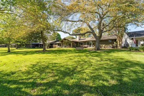 135 Woodhaven Lane Taylor Lake Village TX 77586