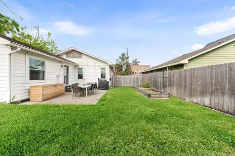 1516 Lawrence Street Houston TX 77008