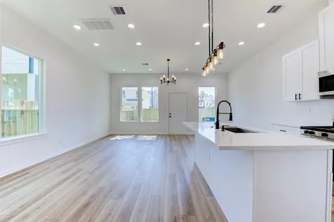 6809 Paris Street Houston TX 77021