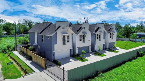 1032 Glen Avenue D Houston TX 77088