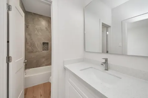 1032 Glen Avenue D Houston TX 77088