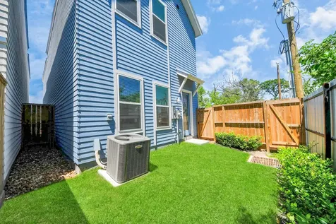 1032 Glen Avenue D Houston TX 77088