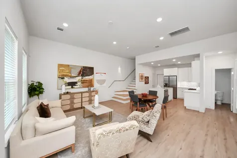 1032 Glen Avenue D Houston TX 77088