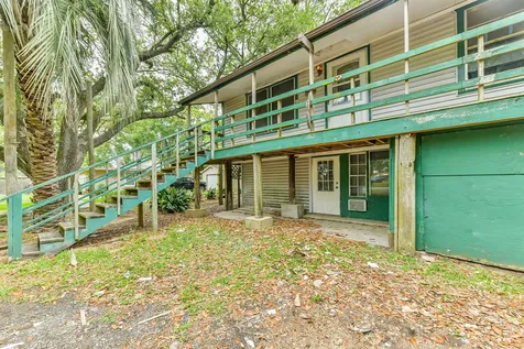 107 Donna Lane Bacliff TX 77518