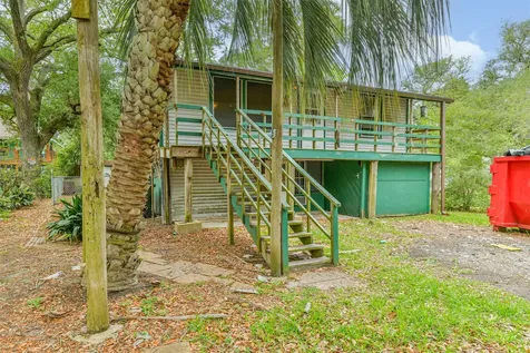 107 Donna Lane Bacliff TX 77518