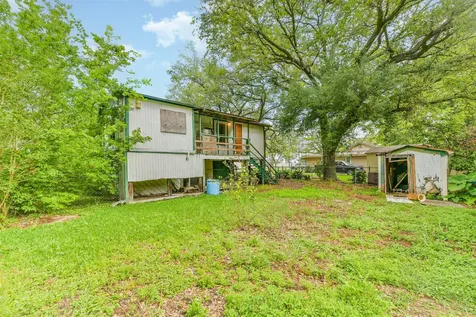107 Donna Lane Bacliff TX 77518