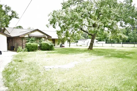 1918 County Road 676 Dayton TX 77535
