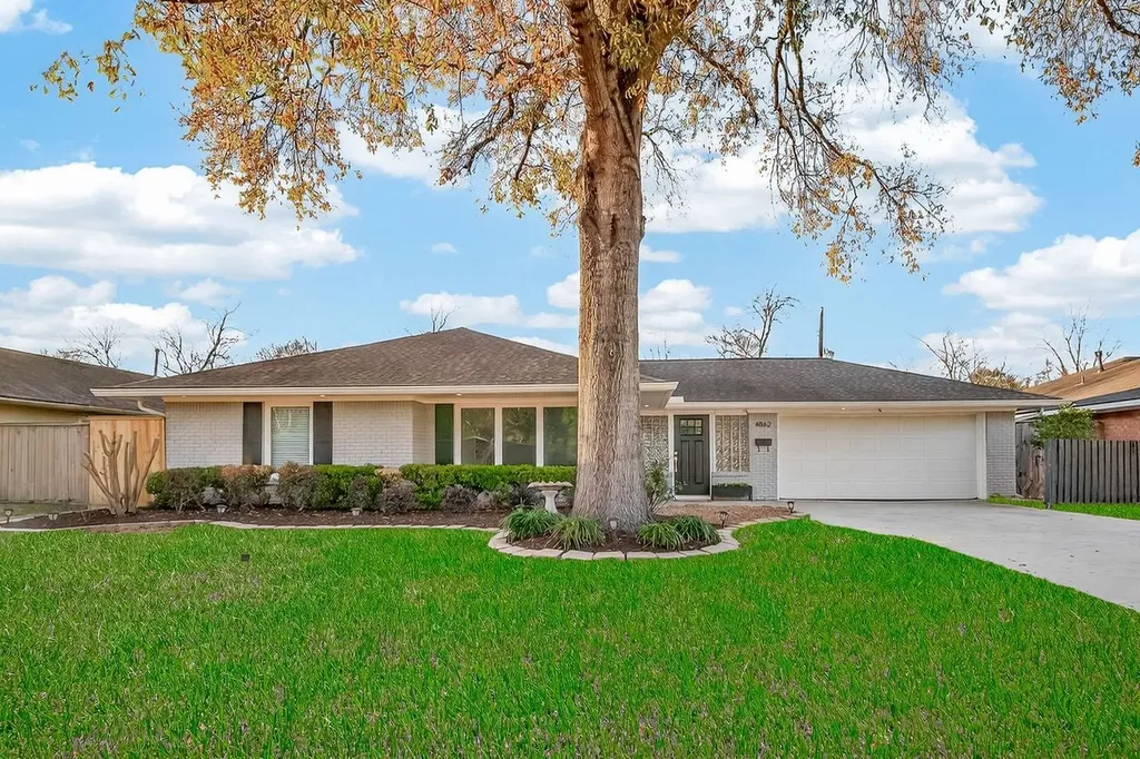 4862 Creekbend Drive Houston TX 77035