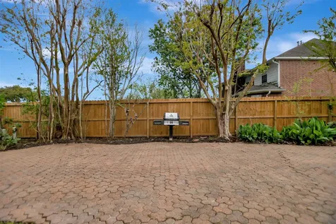 1709 Orlando Street Friendswood TX 77546