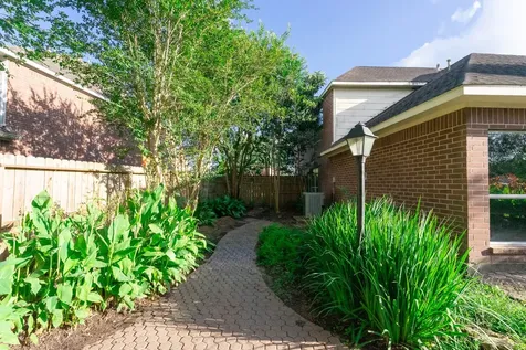 1709 Orlando Street Friendswood TX 77546