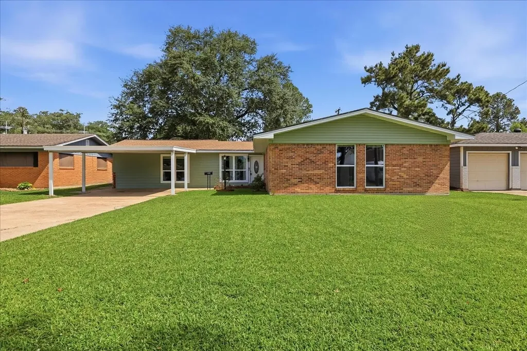 5280 Swallow Drive Beaumont TX 77707