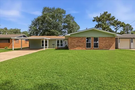 5280 Swallow Drive Beaumont TX 77707