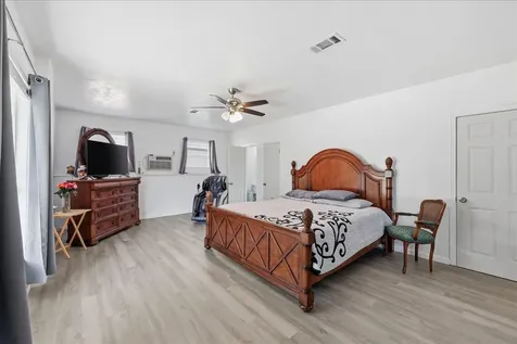 5280 Swallow Drive Beaumont TX 77707