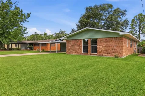 5280 Swallow Drive Beaumont TX 77707