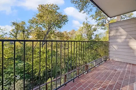 1802 Stoney Brook 102 Houston TX 77063