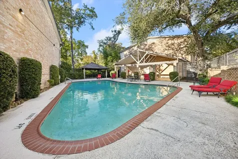 1802 Stoney Brook 102 Houston TX 77063
