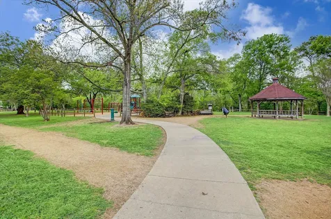 1802 Stoney Brook 102 Houston TX 77063