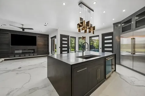 4521 Merrie Lane Bellaire TX 77401