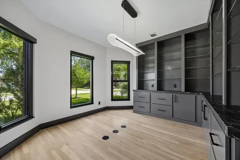 4521 Merrie Lane Bellaire TX 77401