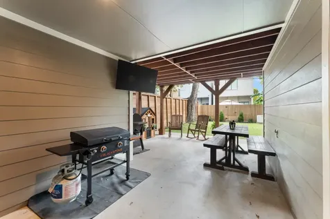 836 E 24th Street Houston TX 77009