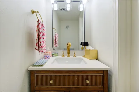 6343 Briar Rose Drive 142 Houston TX 77057