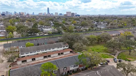 6343 Briar Rose Drive 142 Houston TX 77057