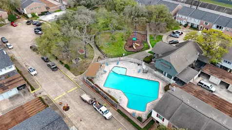 6343 Briar Rose Drive 142 Houston TX 77057
