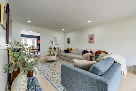 6343 Briar Rose Drive 142 Houston TX 77057