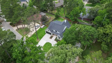 1840 E Lake Drive Huntsville TX 77340