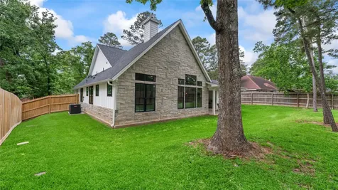1840 E Lake Drive Huntsville TX 77340