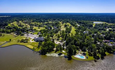 1840 E Lake Drive Huntsville TX 77340