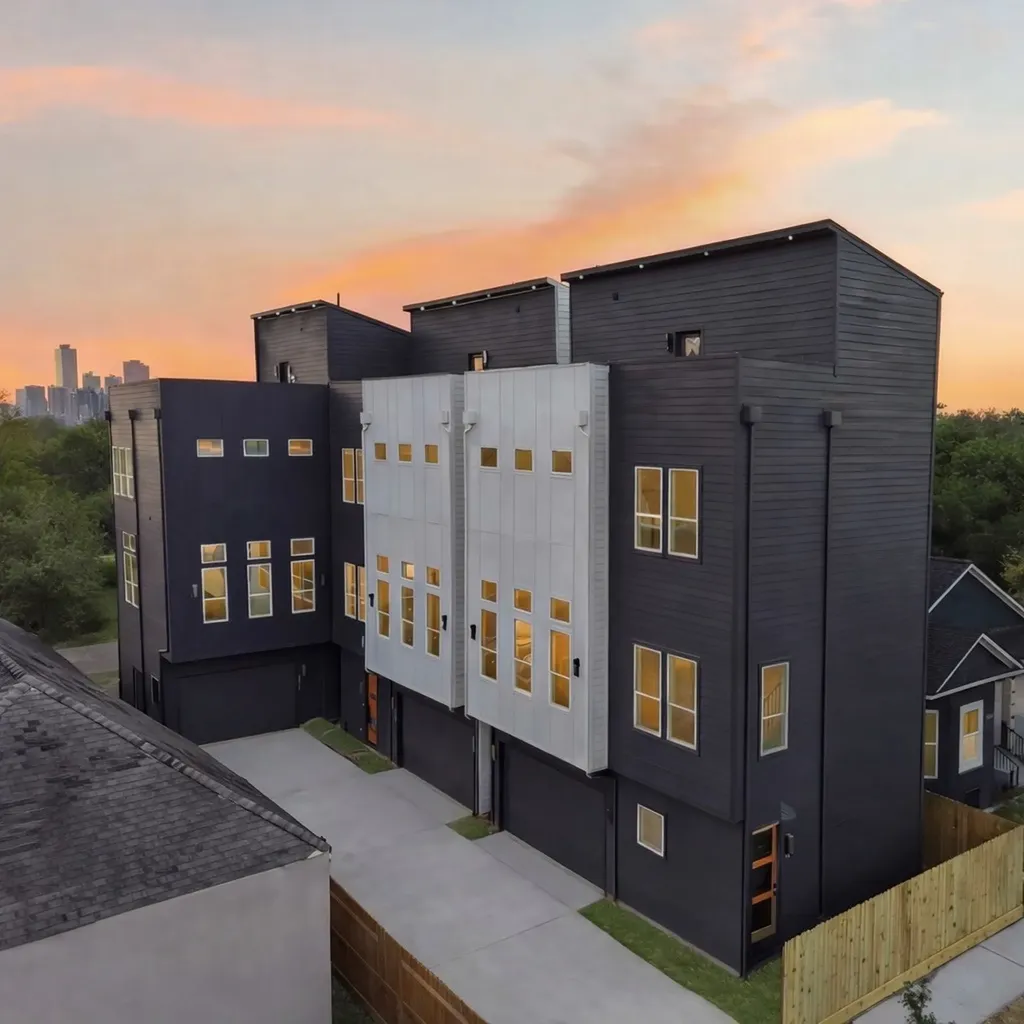 1513 Mckee Street Houston TX 77009