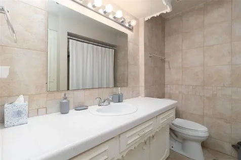 1404 Walnut Bend Lane 23 Houston TX 77042