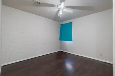 1404 Walnut Bend Lane 23 Houston TX 77042